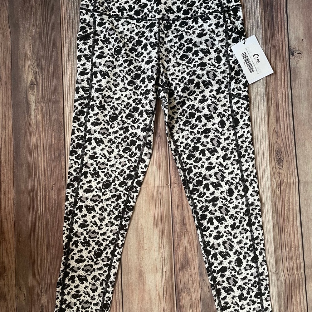 ZYIA Snow Leopard Pocket Brilliant Hi-Rise 7/8 size 12 NWT
